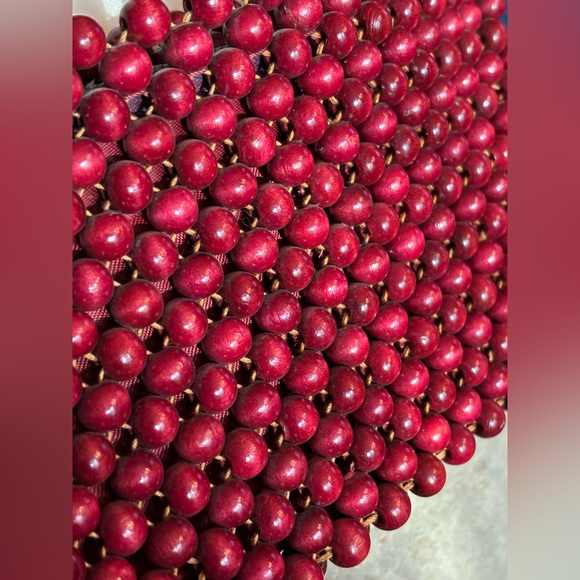VINTAGE 60s/70s era ruby red wooden bead clutch purse/shoulder bag - Picture 11 of 16